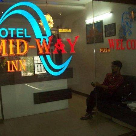 Hotel Mid - Way Inn Gandhinagar Exterior foto